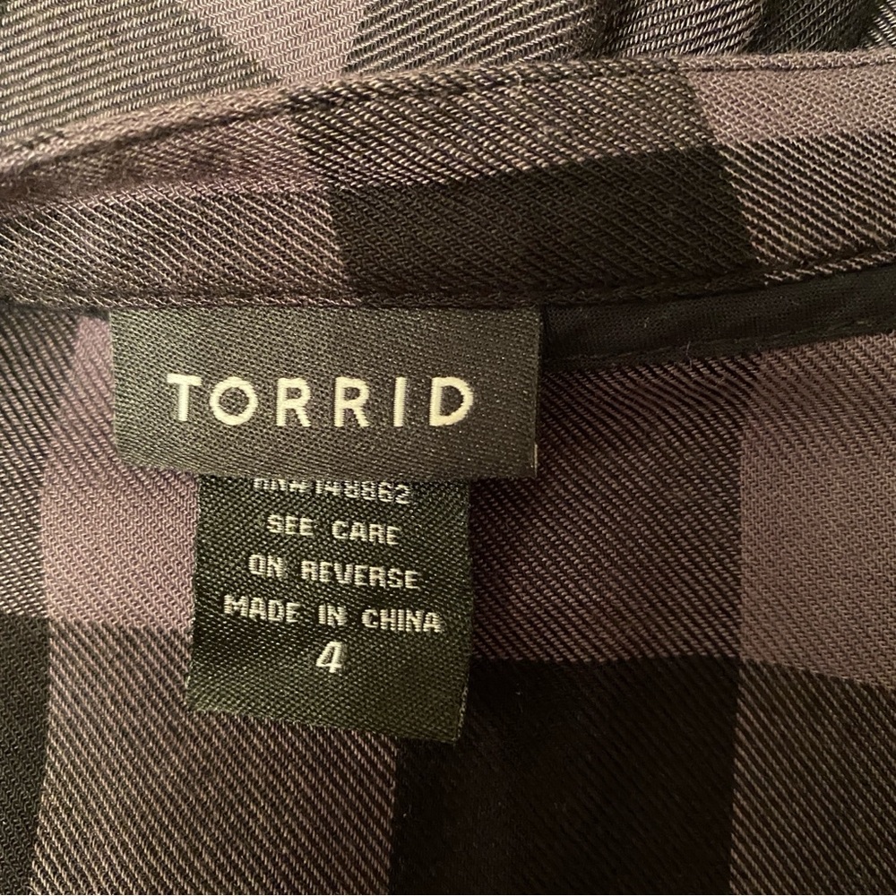 TORRID‎ - Picture 2 of 4